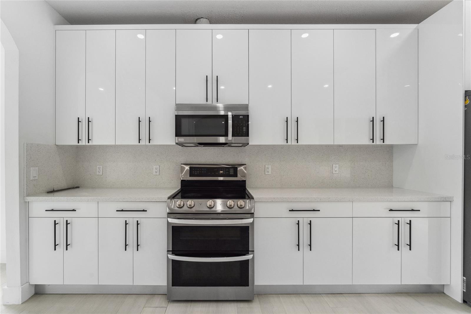 Image 10 of 27 For 9361 Monterey Bay Dr