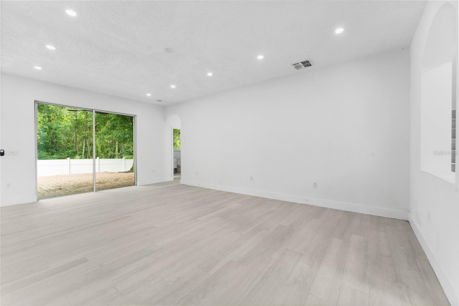 Image 13 of 27 For 9361 Monterey Bay Dr