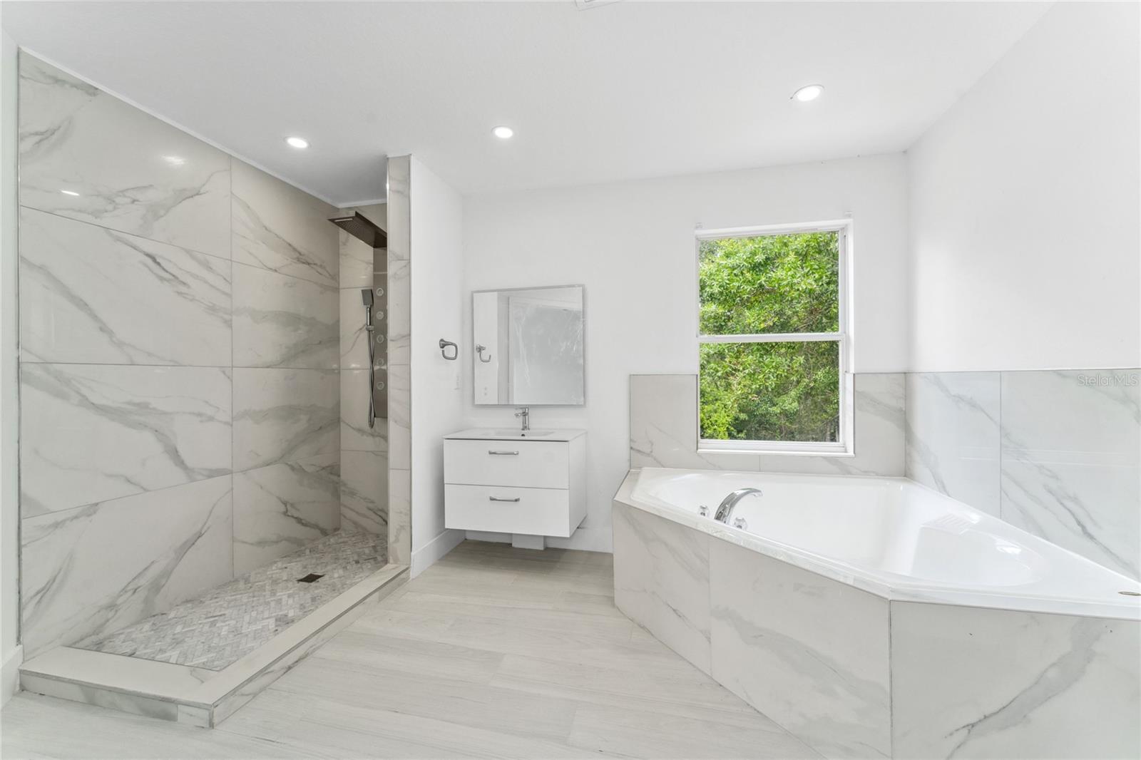 Image 22 of 27 For 9361 Monterey Bay Dr