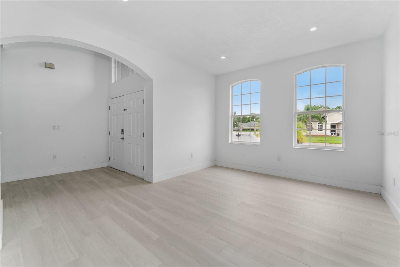 Image 5 of 27 For 9361 Monterey Bay Dr