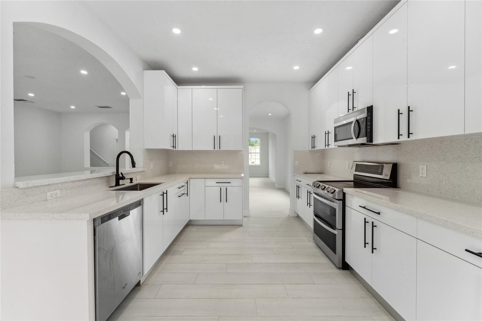 Image 7 of 27 For 9361 Monterey Bay Dr