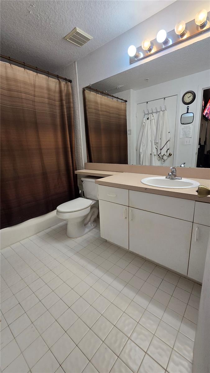 Image 19 of 22 For 5512 Metrowest Boulevard 202