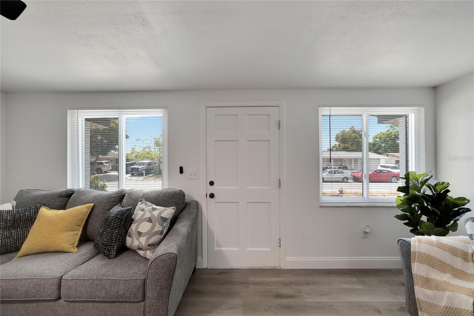 Image 7 of 60 For 11524 Newell Drive