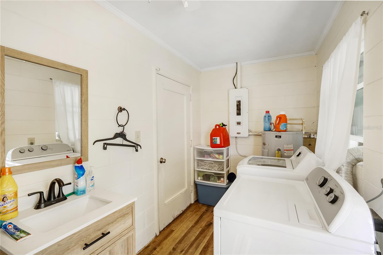 Image 15 of 17 For 4713 Avon Street