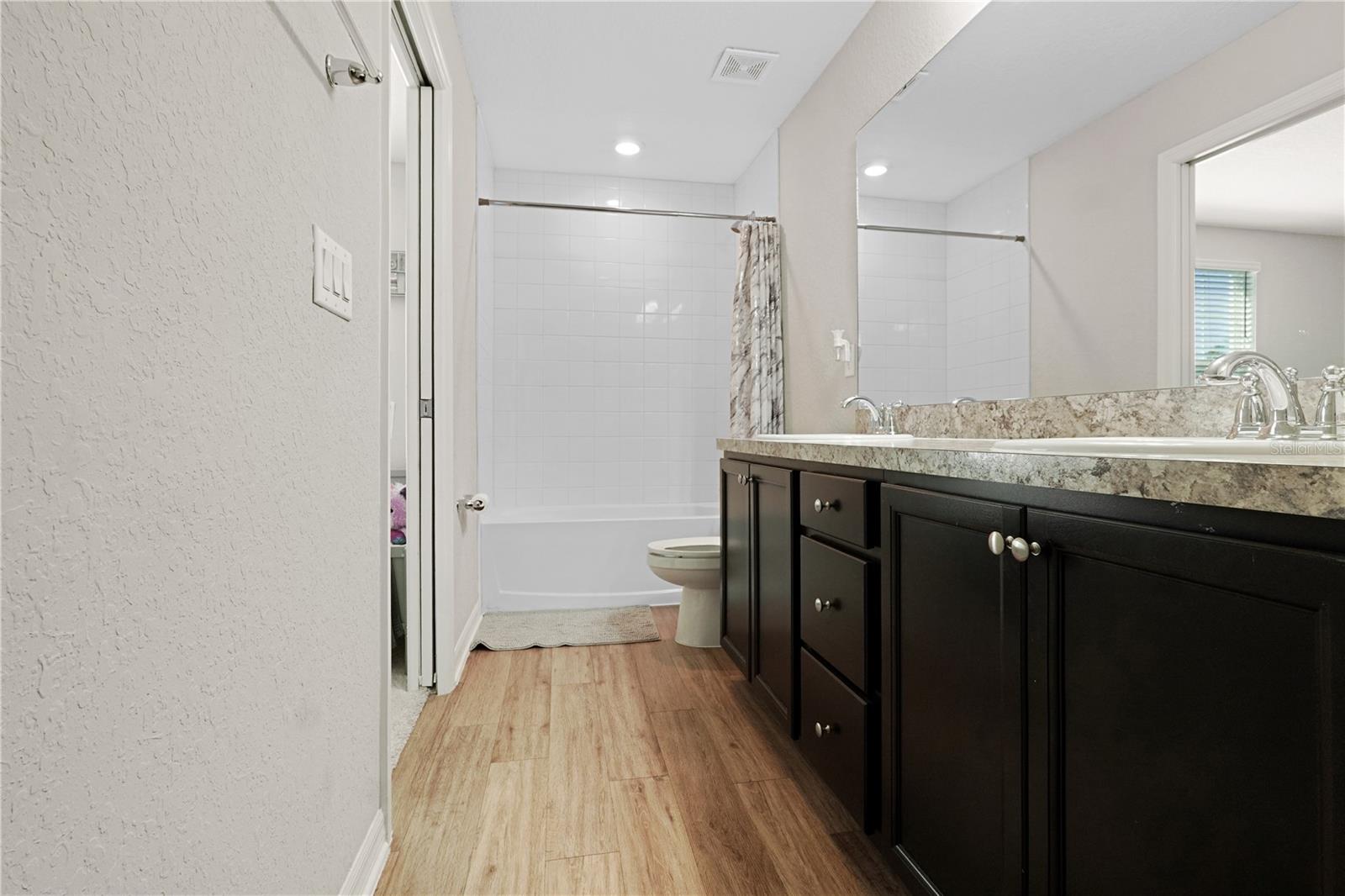 Image 14 of 27 For 3055 Fieldwood Cir St