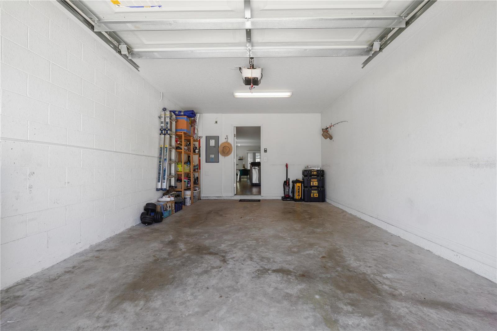 Image 17 of 27 For 3055 Fieldwood Cir St