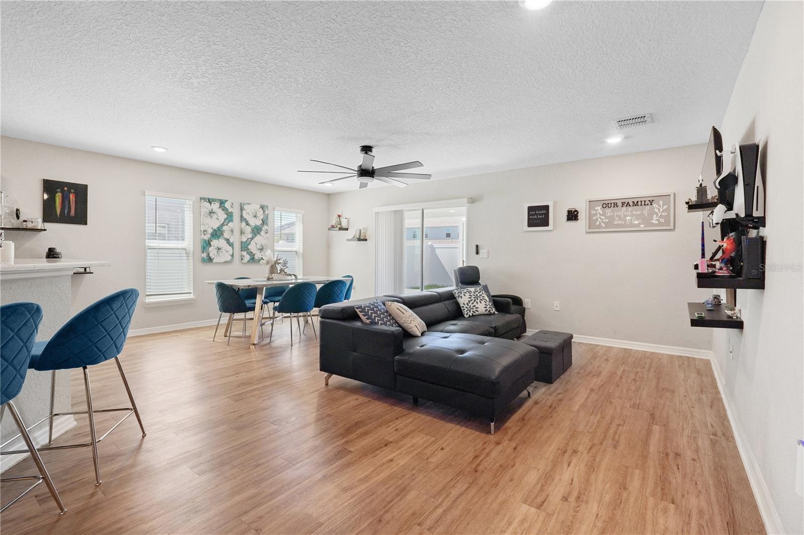 Image 6 of 27 For 3055 Fieldwood Cir St