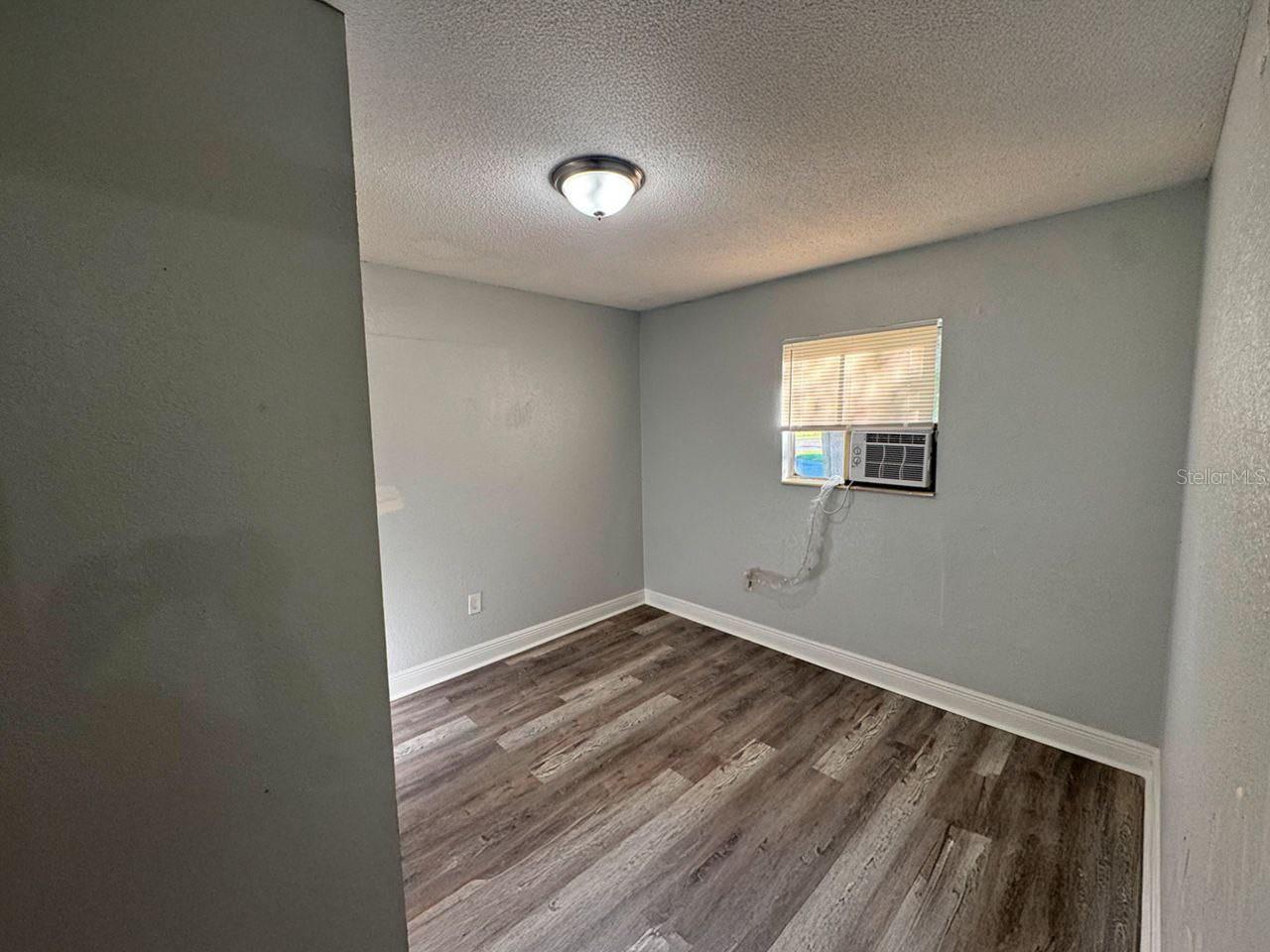 Image 11 of 13 For 302 Sherwood Drive