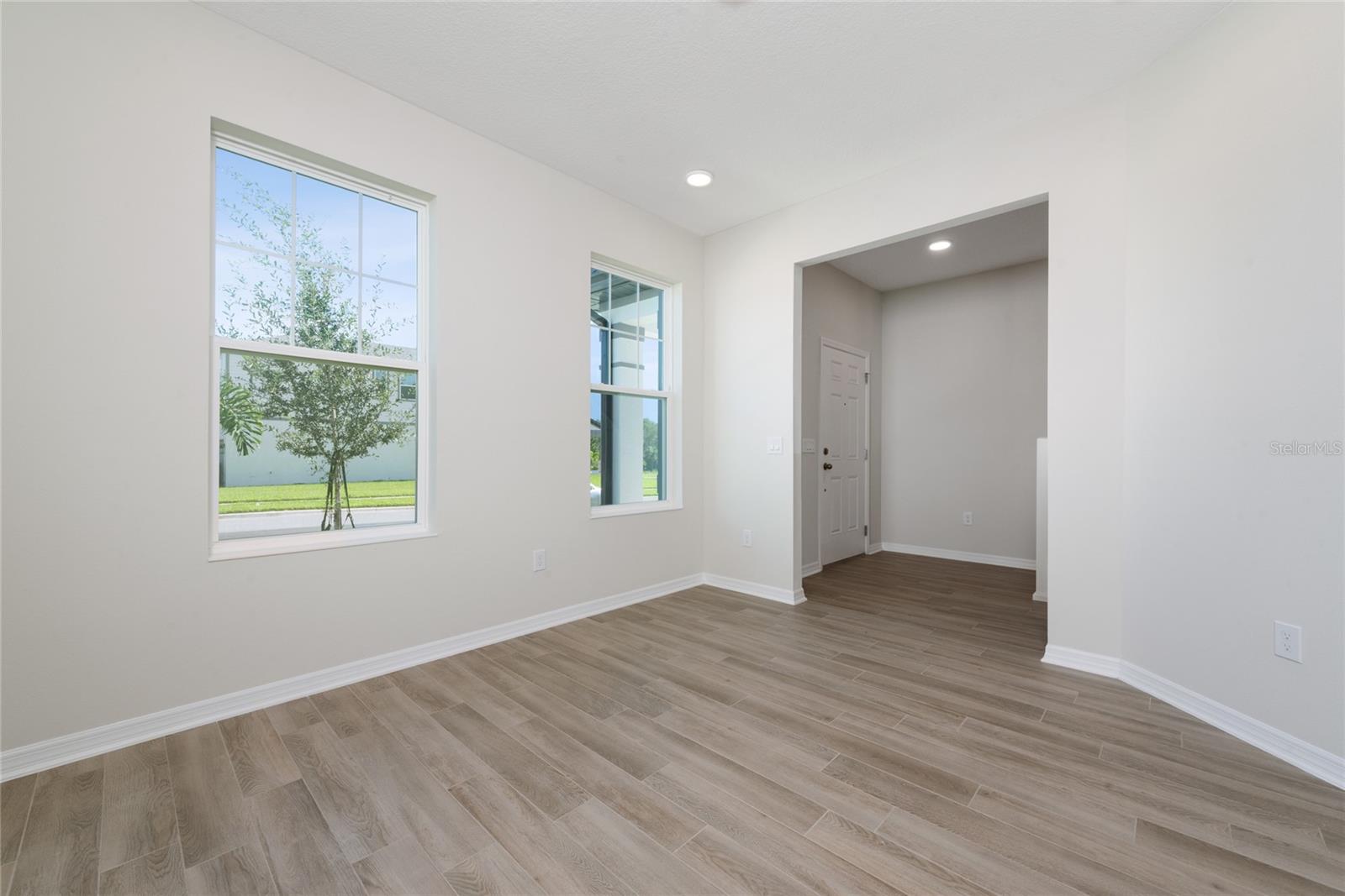 Image 11 of 38 For 15983 Grafton Way