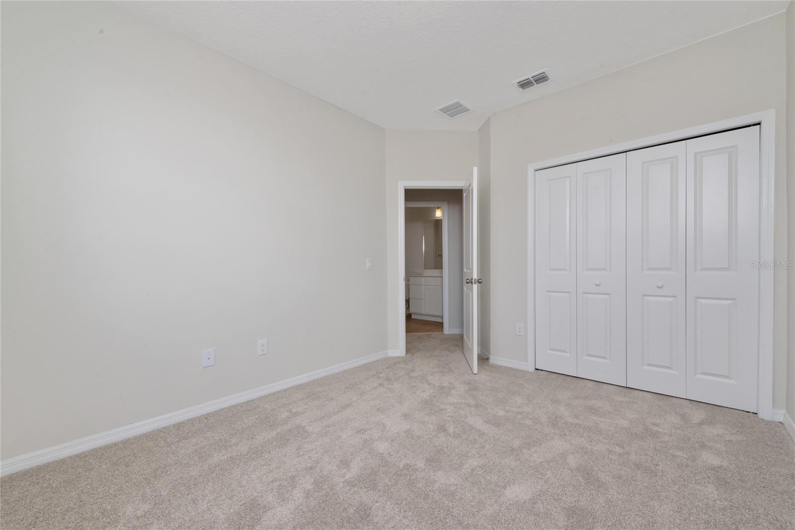 Image 21 of 38 For 15983 Grafton Way