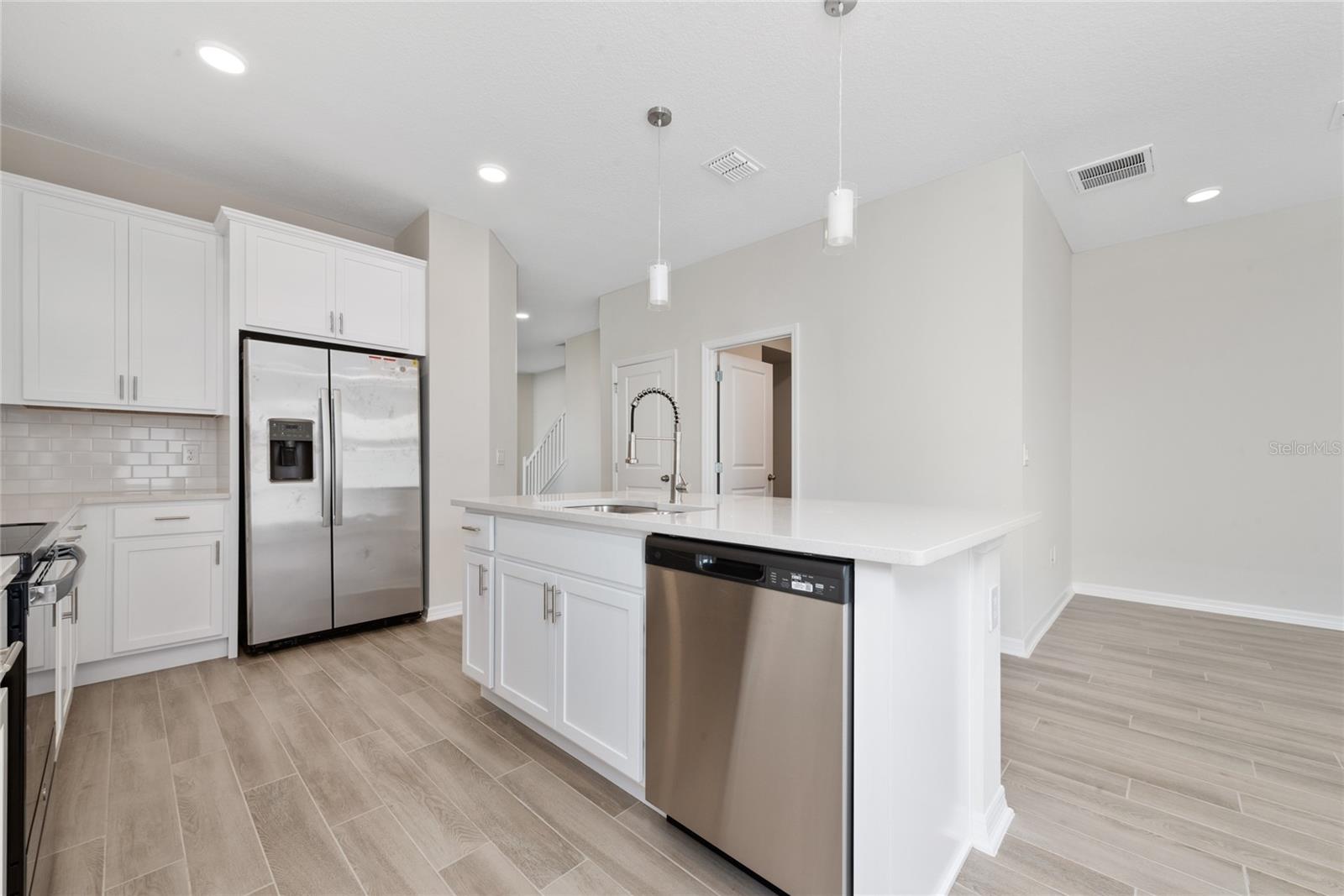 Image 4 of 38 For 15983 Grafton Way