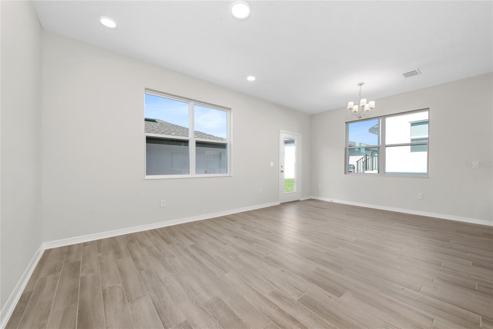 Image 8 of 38 For 15983 Grafton Way