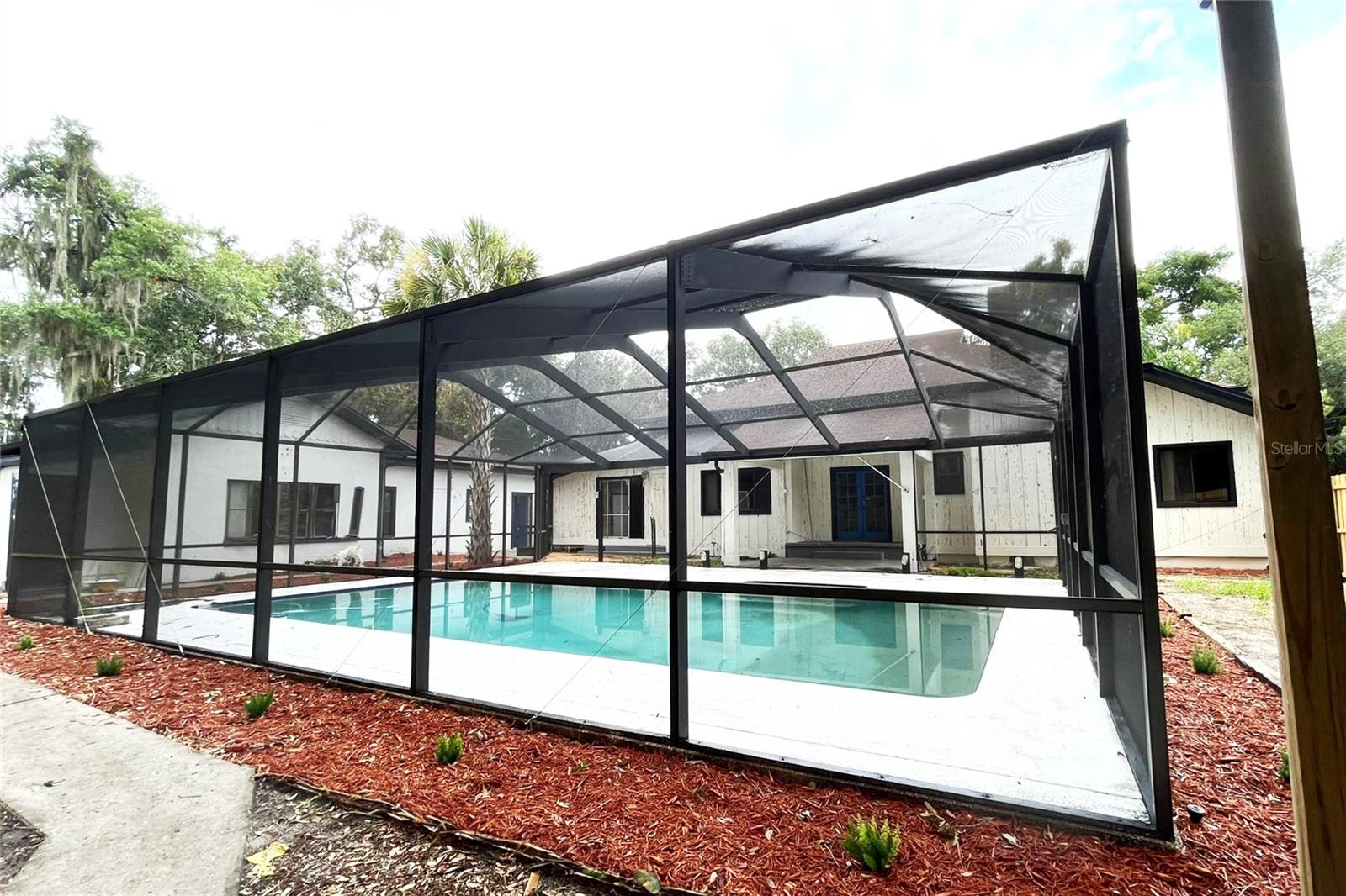 Image 2 of 2 For 640 Avenue B Ne