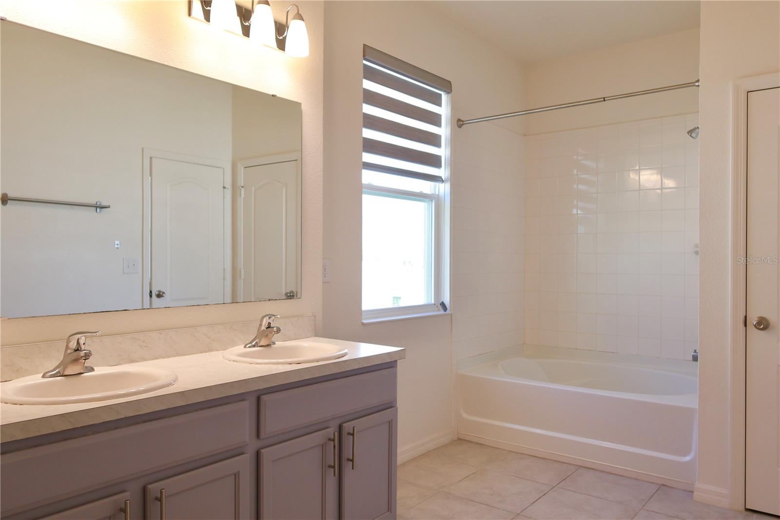 Image 27 of 30 For 2164 Carriage Pointe Loop