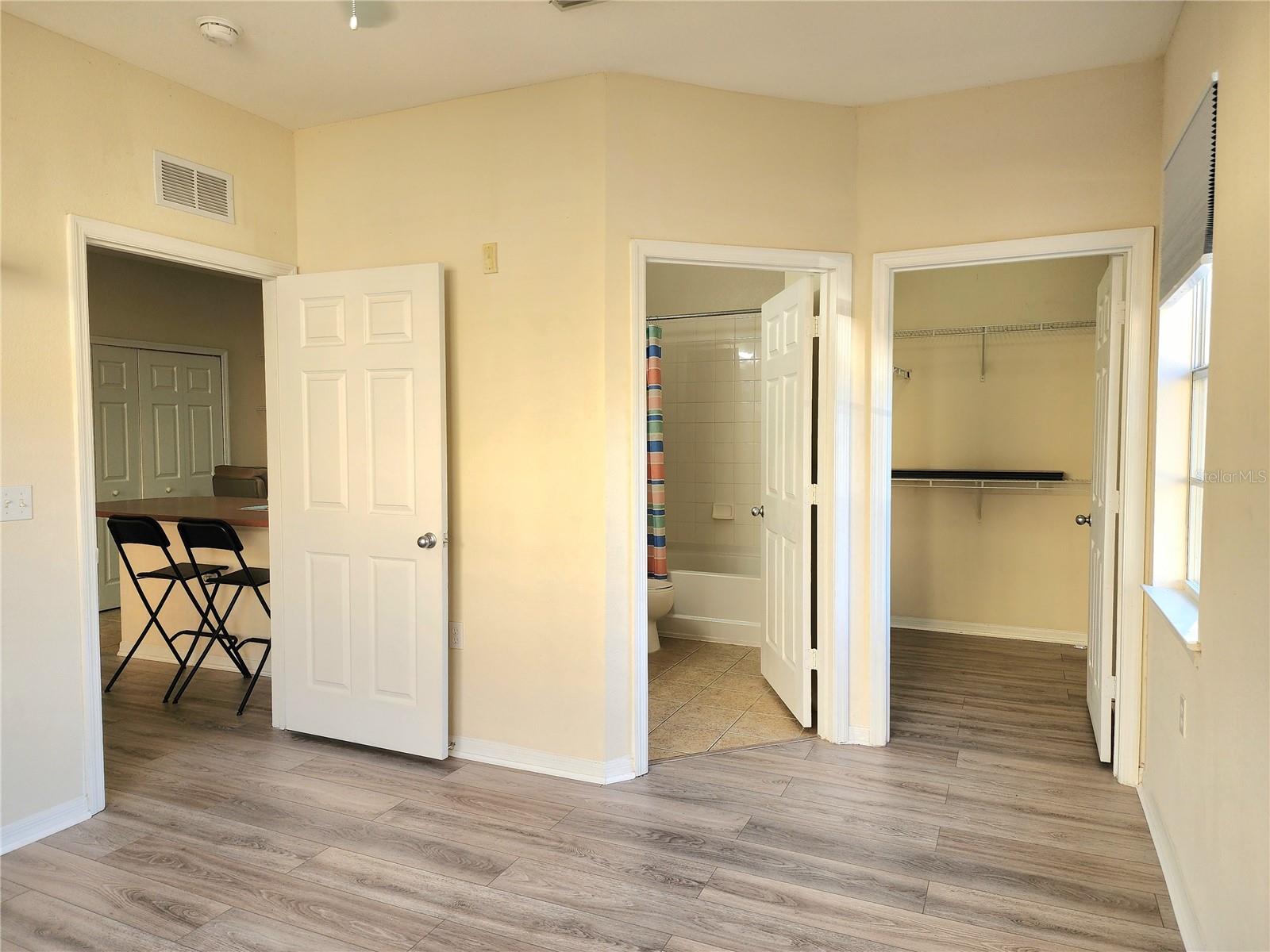 Image 18 of 28 For 8137 Claire Ann Drive 203