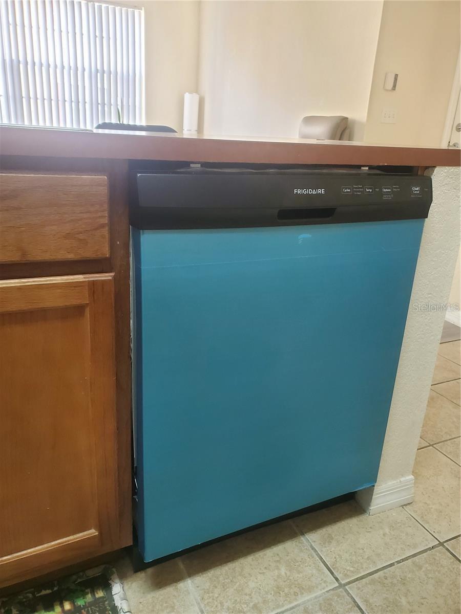 Image 4 of 14 For 8137 Claire Ann Drive 203