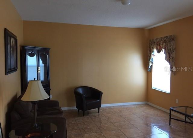 Image 4 of 6 For 516 Brentford Court