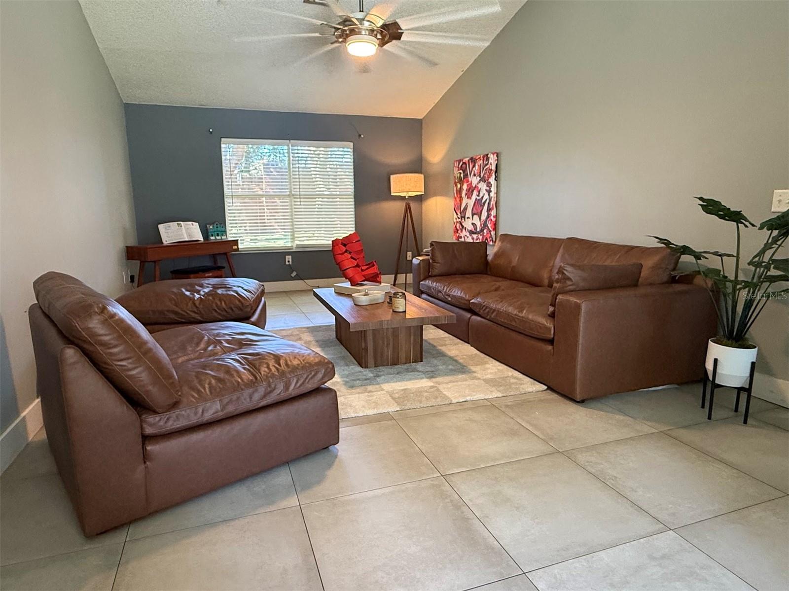 Image 5 of 27 For 9102 Floribunda Drive