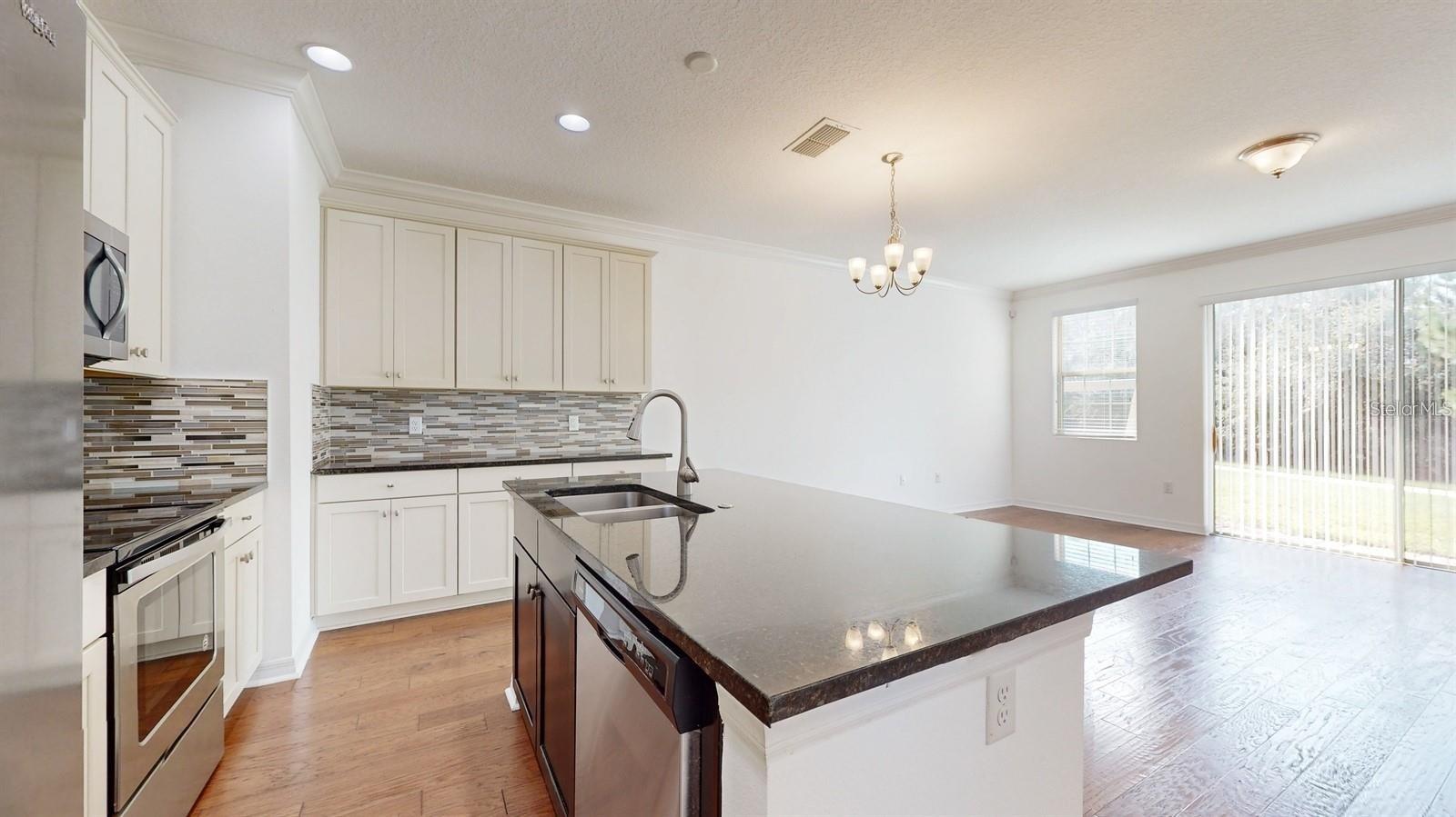 Image 5 of 30 For 14315 Swanley Street