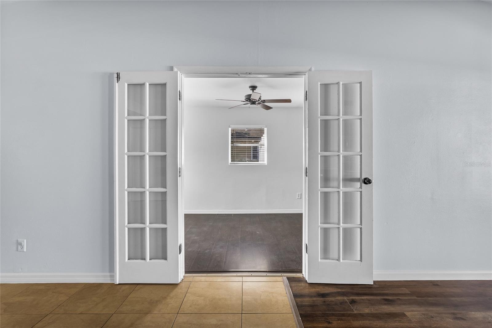 Image 11 of 28 For 1083 Eastbrook Boulevard