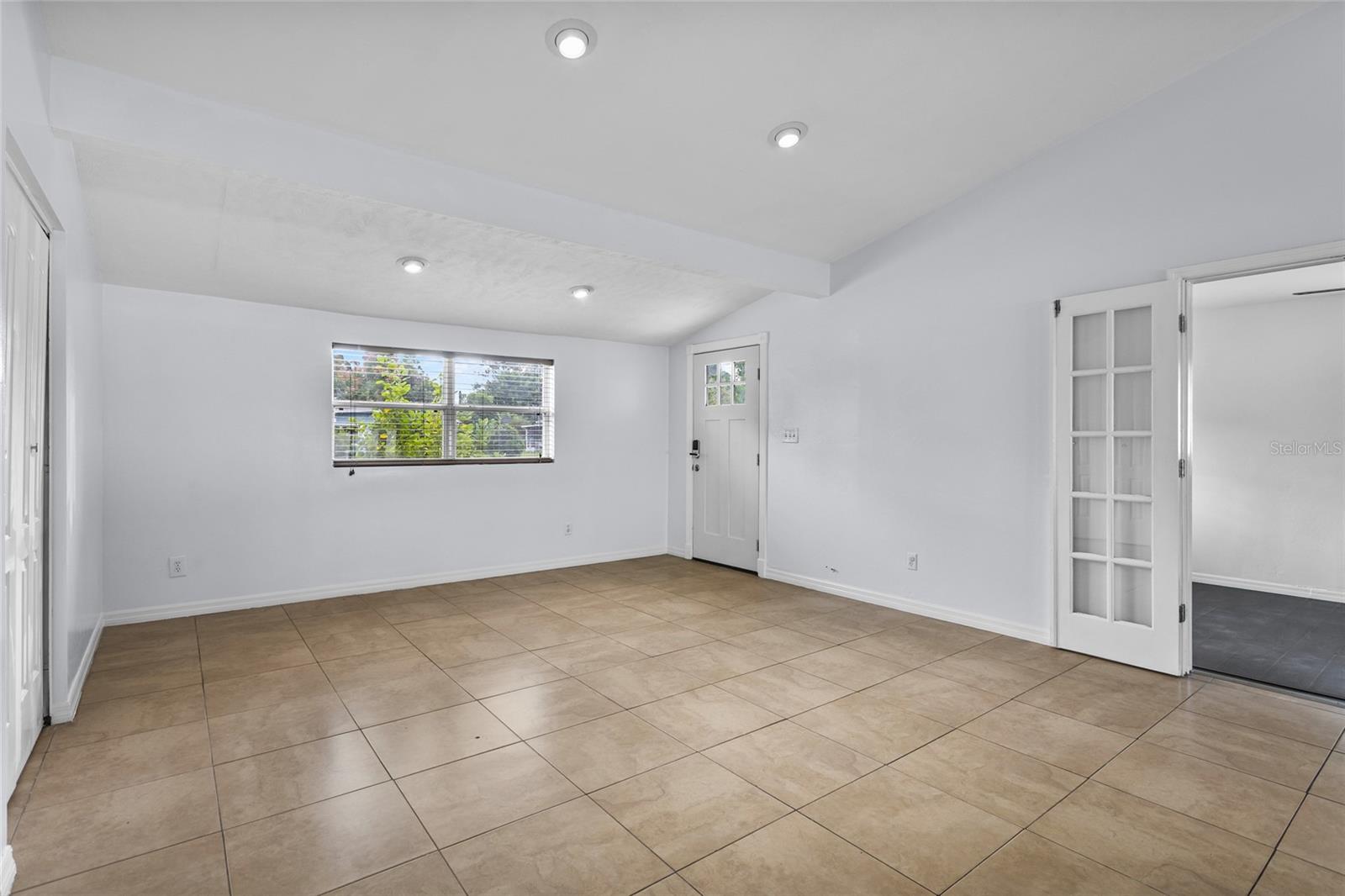 Image 4 of 28 For 1083 Eastbrook Boulevard