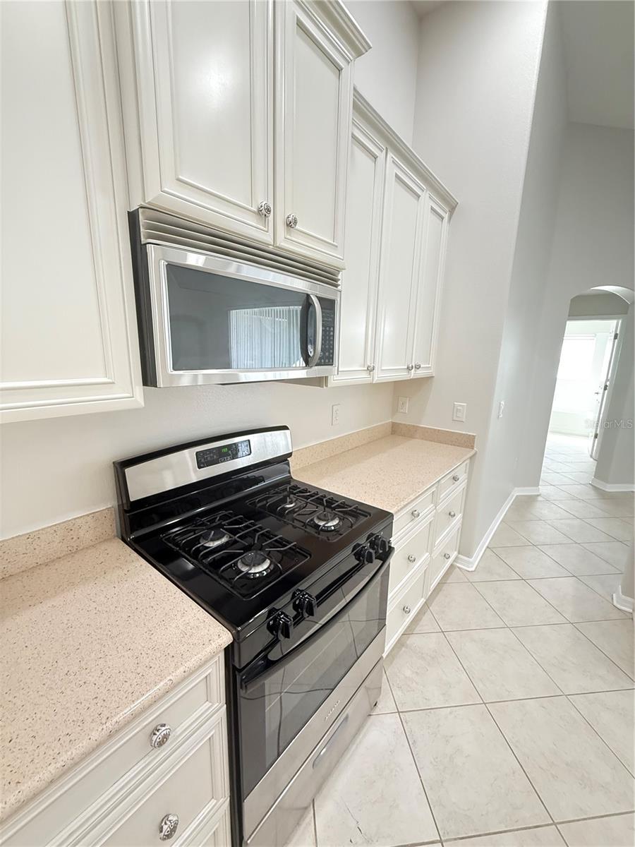 Image 10 of 36 For 6817 Cromwell Garden Drive