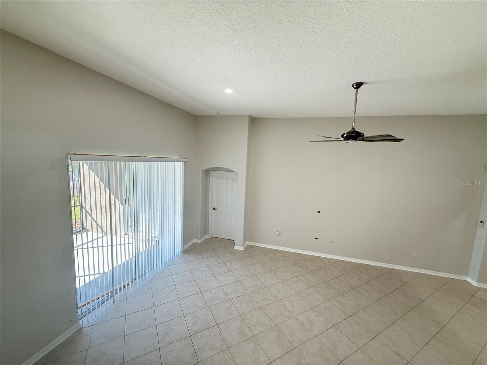 Image 12 of 36 For 6817 Cromwell Garden Drive