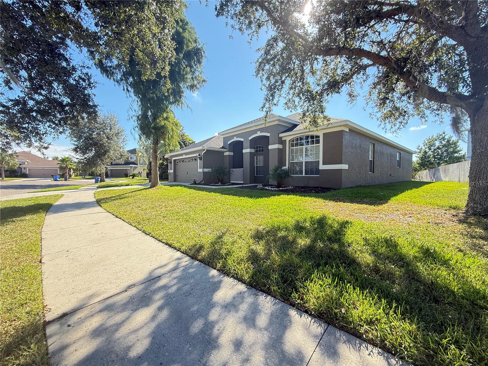 Image 6 of 36 For 6817 Cromwell Garden Drive