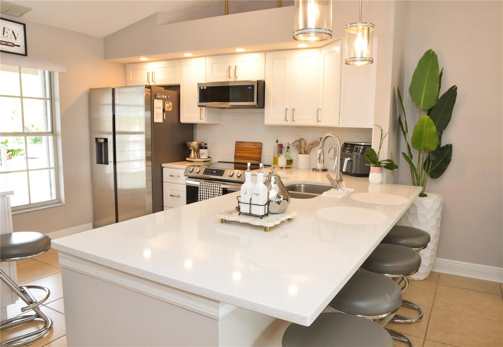 Image 6 of 25 For 13852 Timberbrooke Drive 202