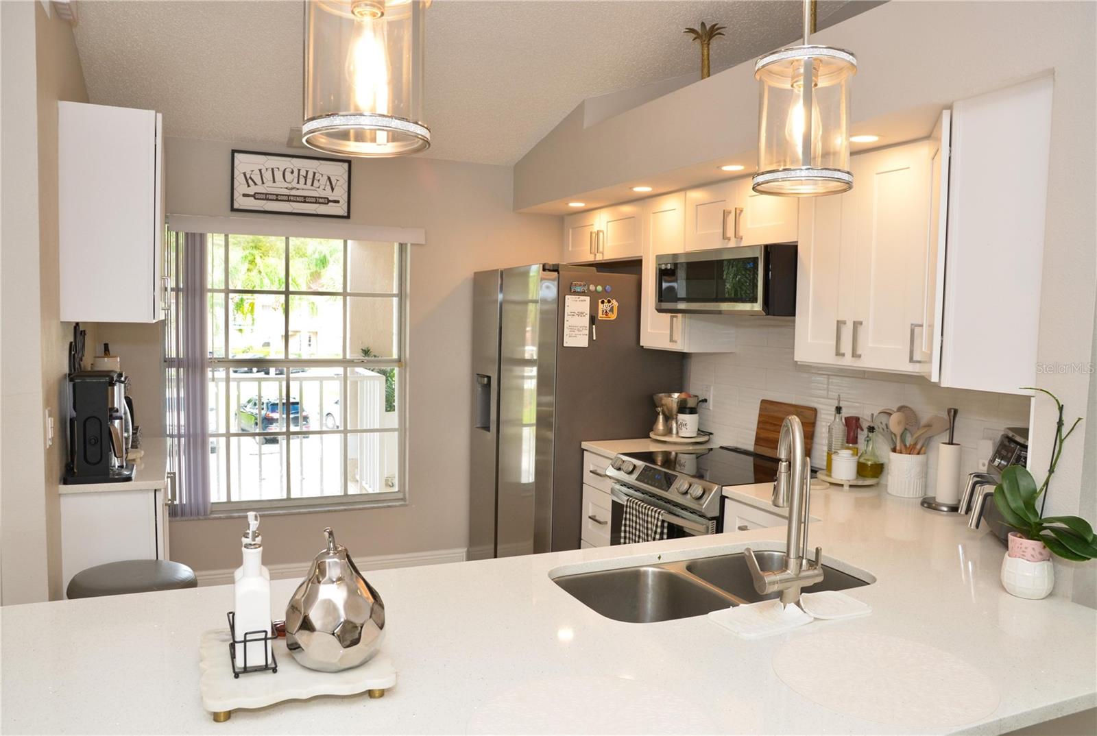 Image 8 of 25 For 13852 Timberbrooke Drive 202