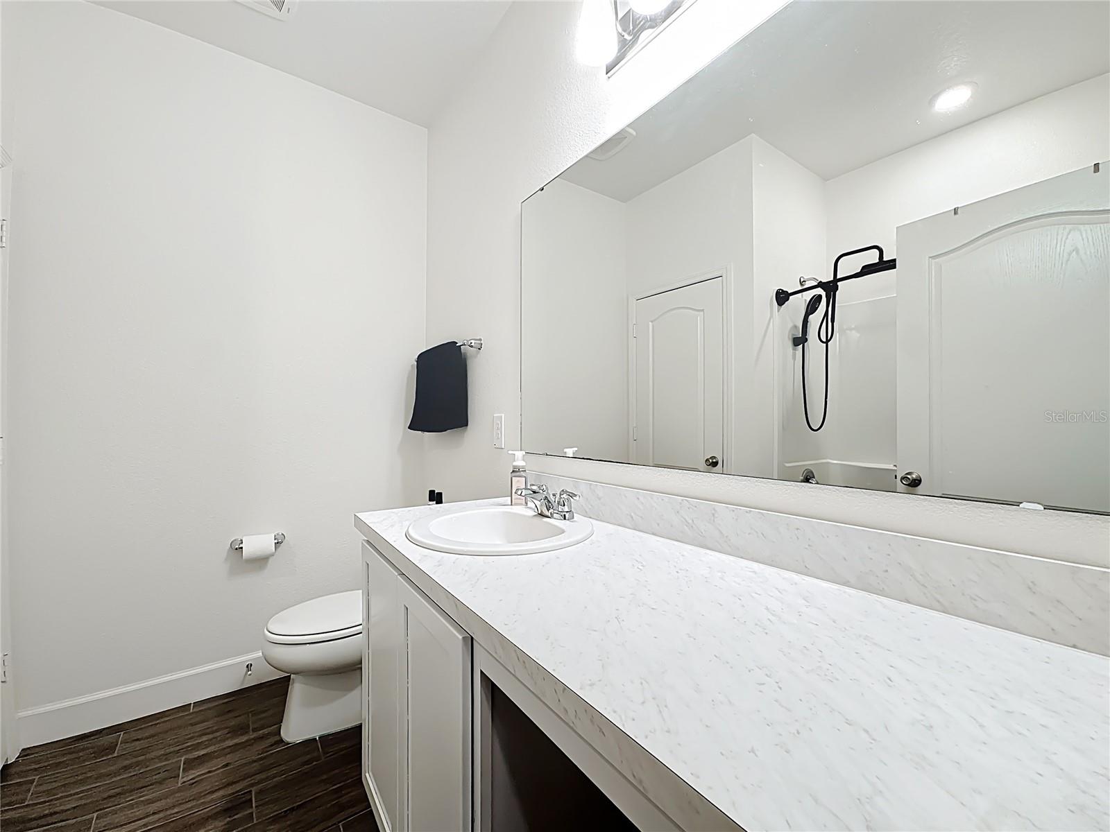 Image 11 of 45 For 1404 Geranium Drive