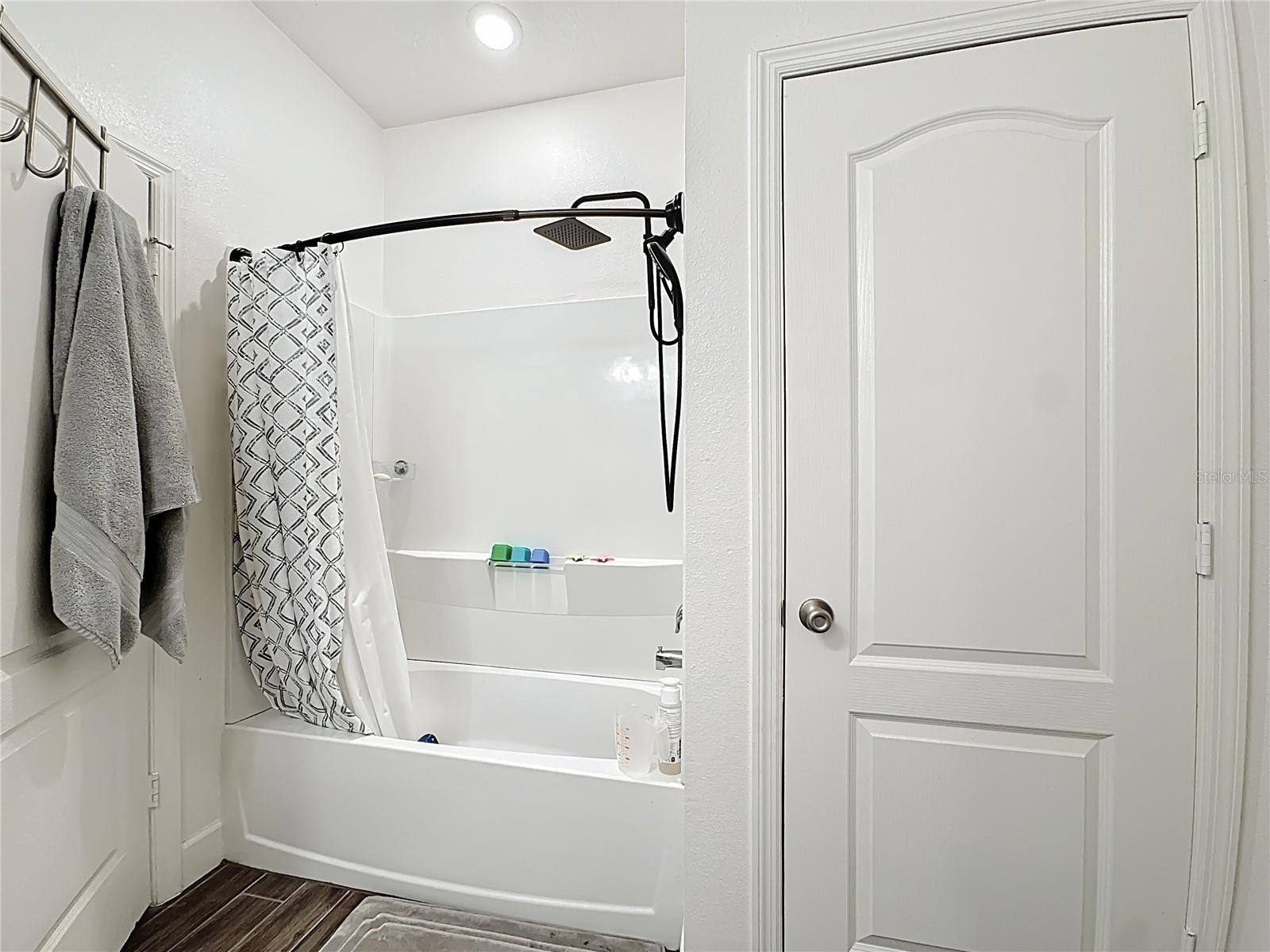 Image 12 of 45 For 1404 Geranium Drive