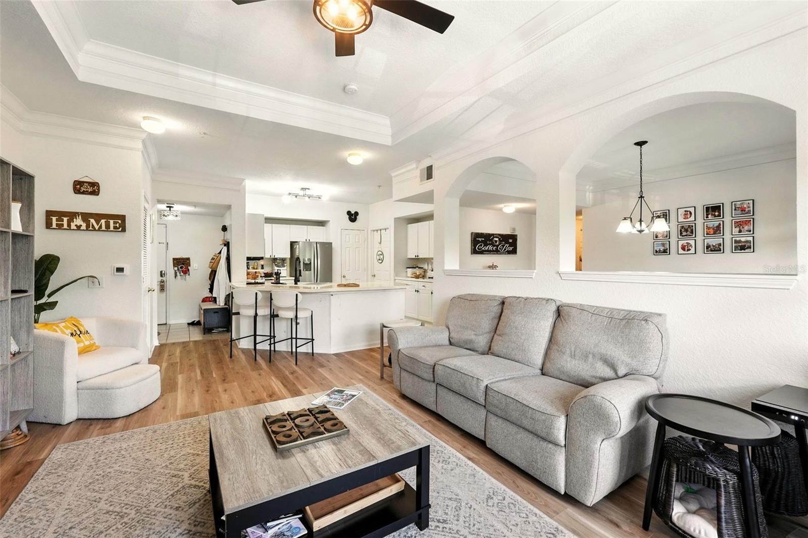 Image 10 of 33 For 211 Longview Avenue 306