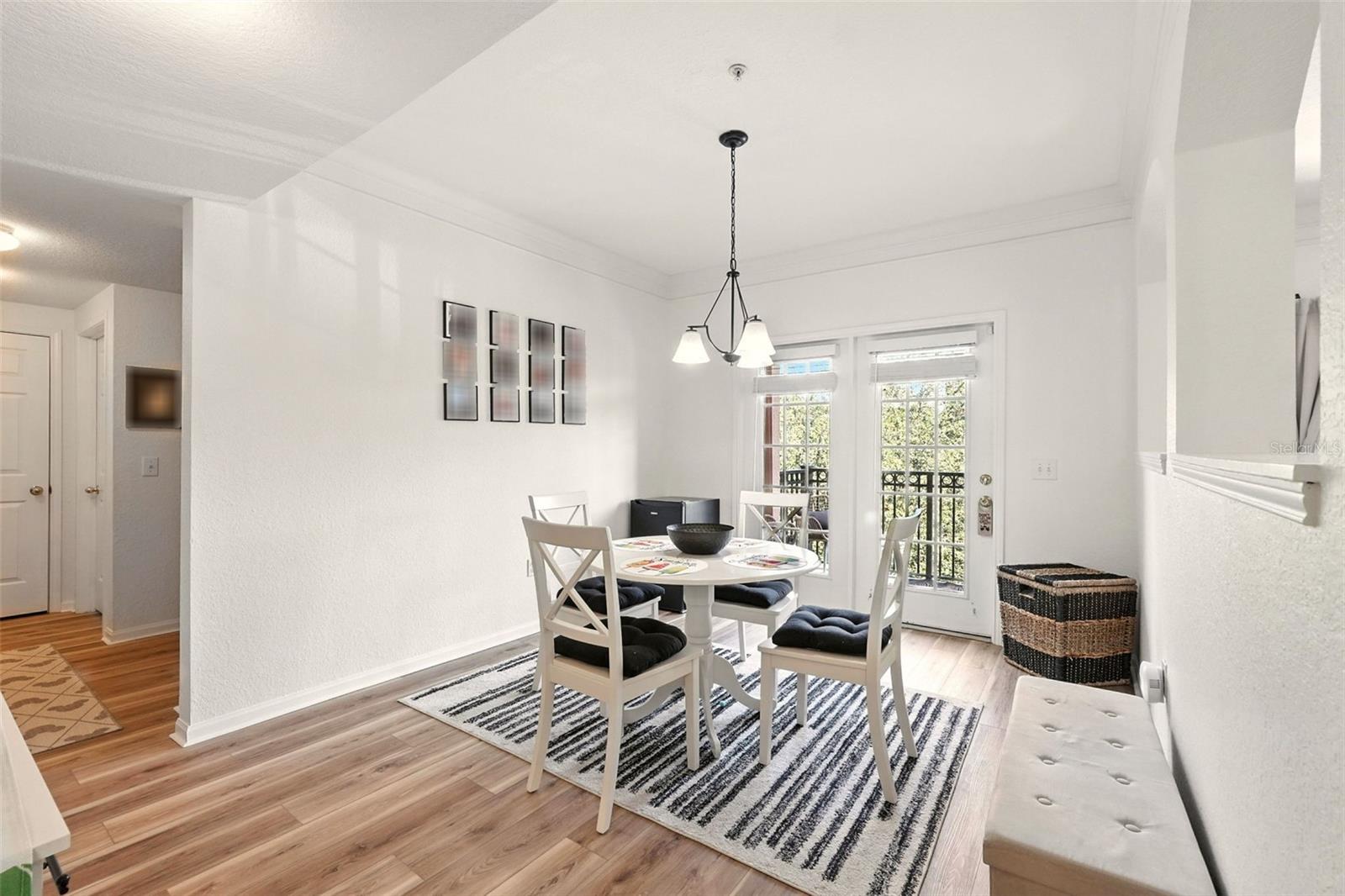 Image 19 of 33 For 211 Longview Avenue 306