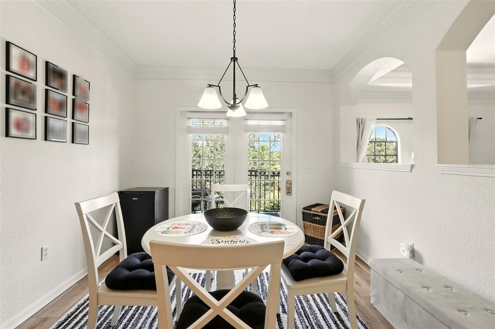 Image 20 of 33 For 211 Longview Avenue 306