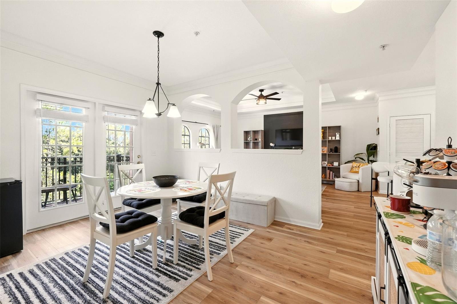 Image 21 of 33 For 211 Longview Avenue 306