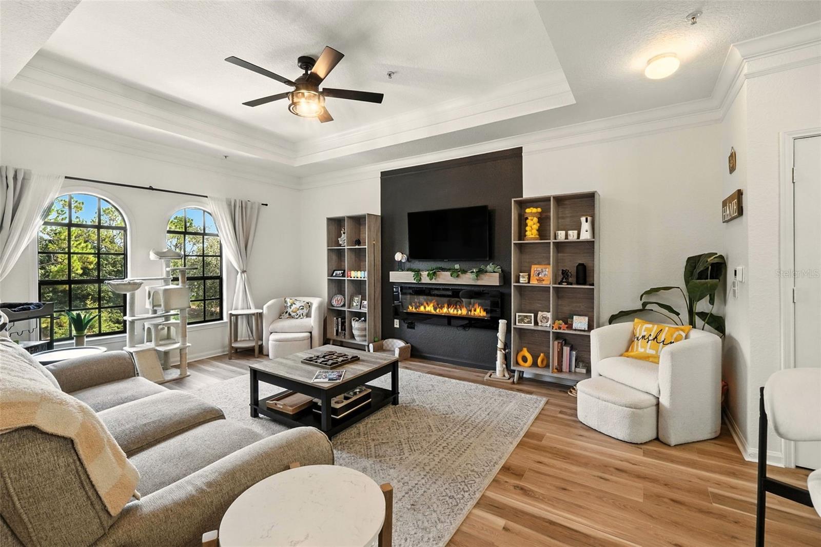 Image 7 of 33 For 211 Longview Avenue 306