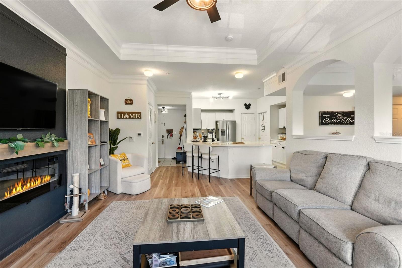 Image 9 of 33 For 211 Longview Avenue 306