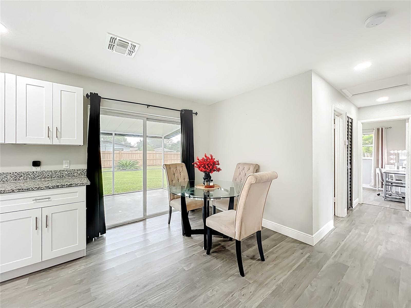 Image 14 of 45 For 1423 Heber Circle