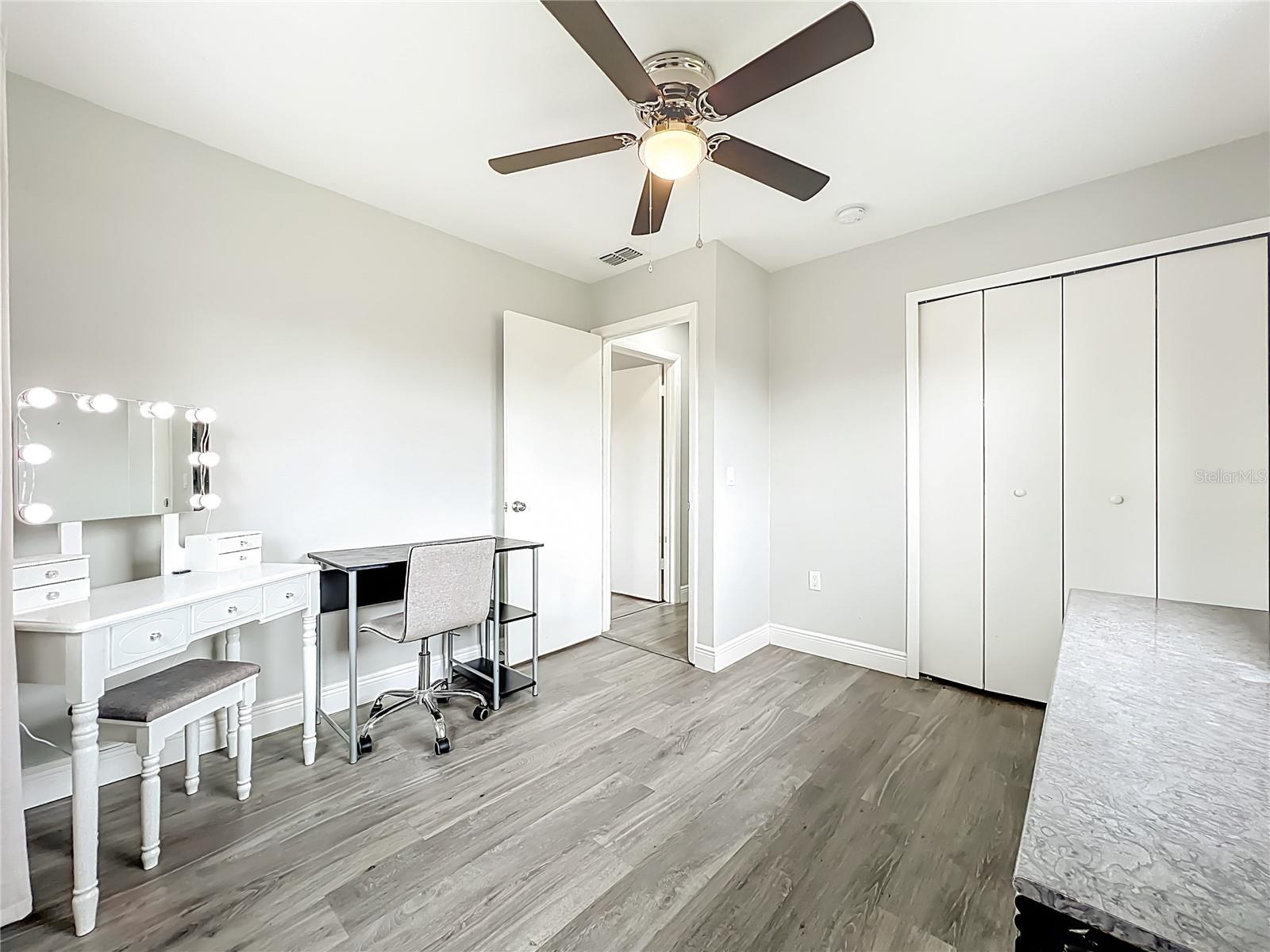 Image 29 of 45 For 1423 Heber Circle