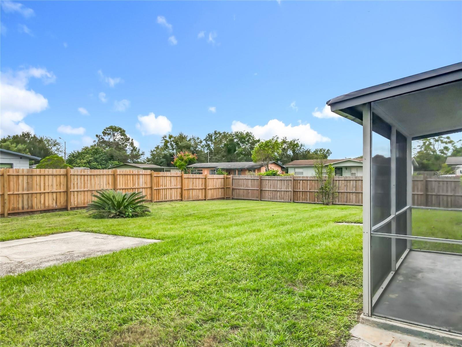 Image 36 of 45 For 1423 Heber Circle