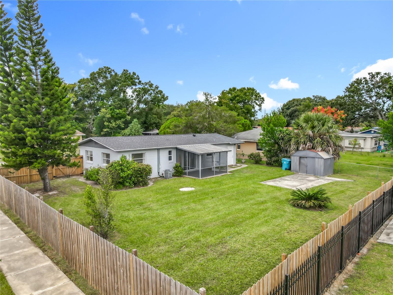 Image 39 of 45 For 1423 Heber Circle