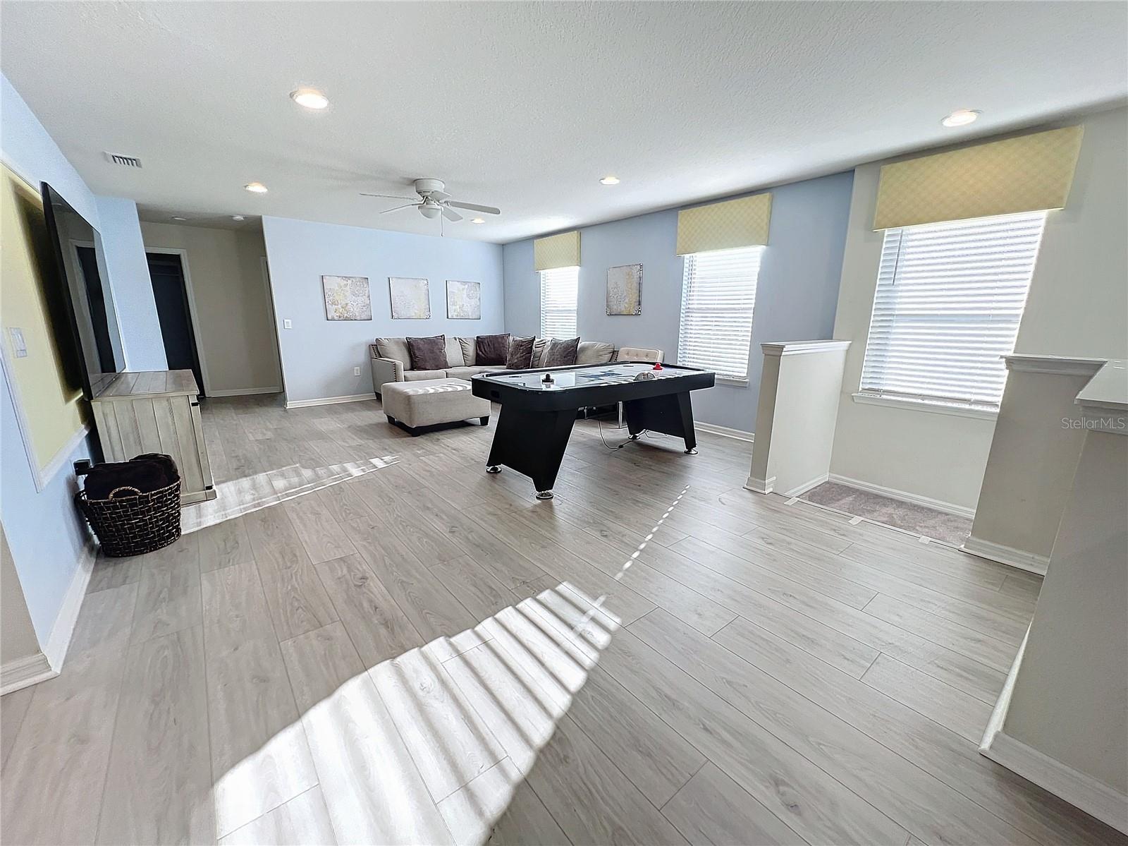 Image 19 of 56 For 8936 Prague Way