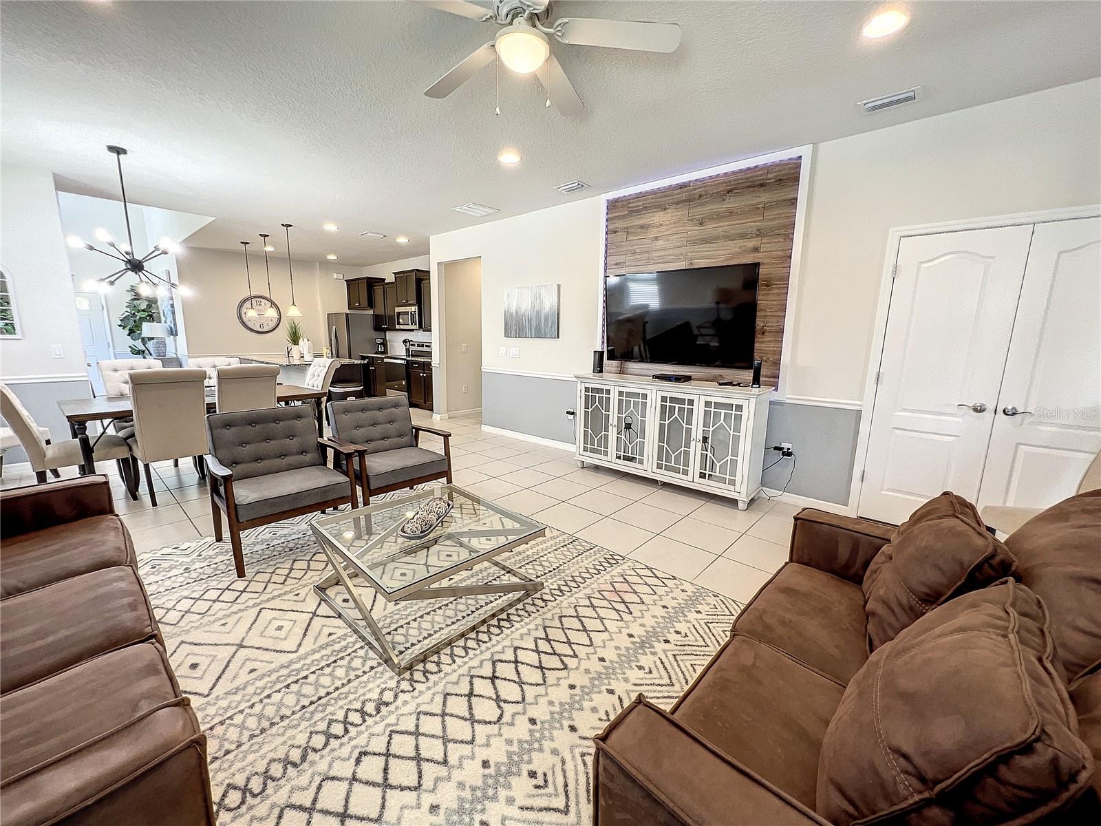 Image 5 of 56 For 8936 Prague Way