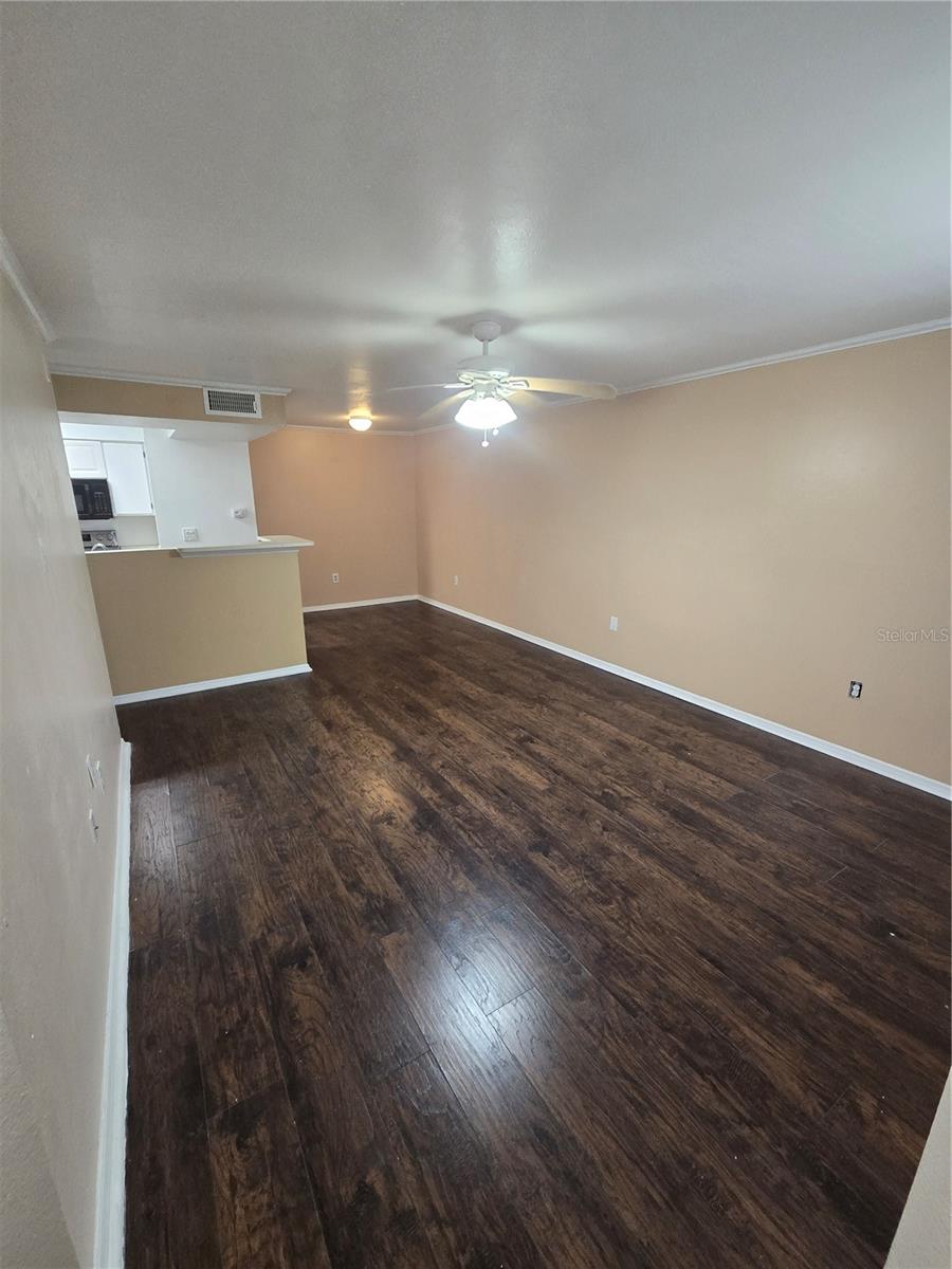 Image 4 of 10 For 3012 Parkway Boulevard 207