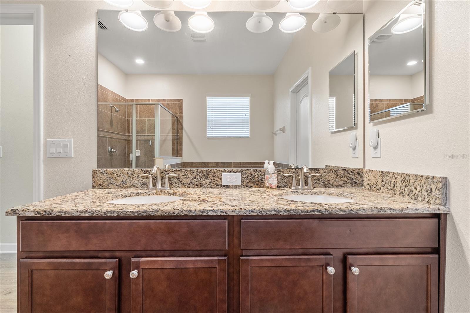 Image 32 of 35 For 3667 Plymouth Drive