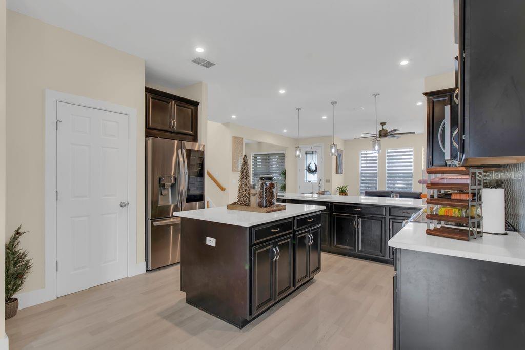 Image 19 of 47 For 11959 Globe Street