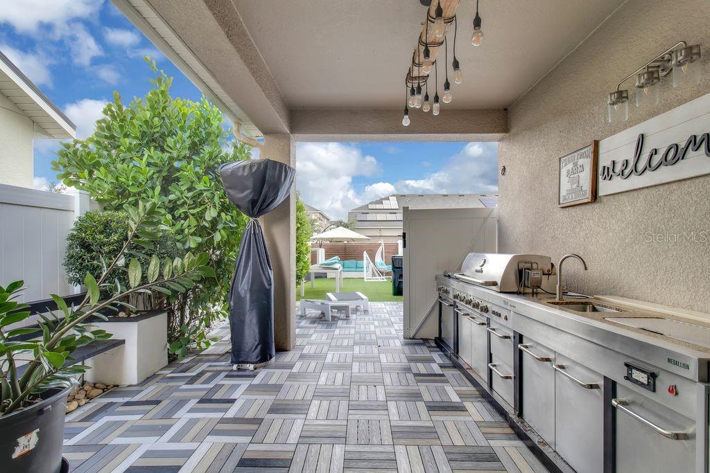 Image 2 of 47 For 11959 Globe Street