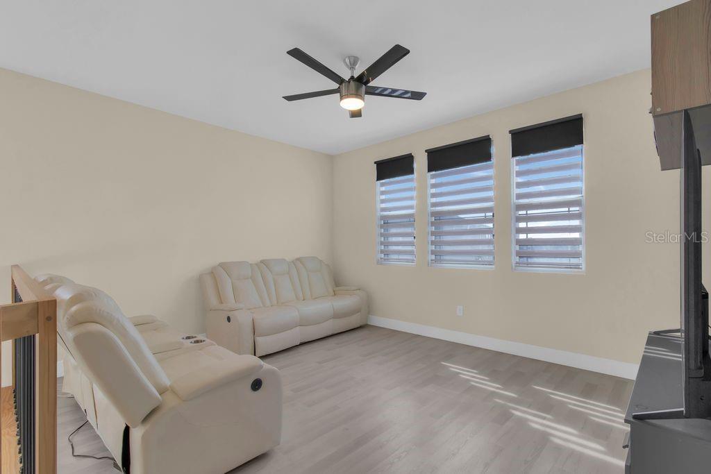 Image 23 of 47 For 11959 Globe Street