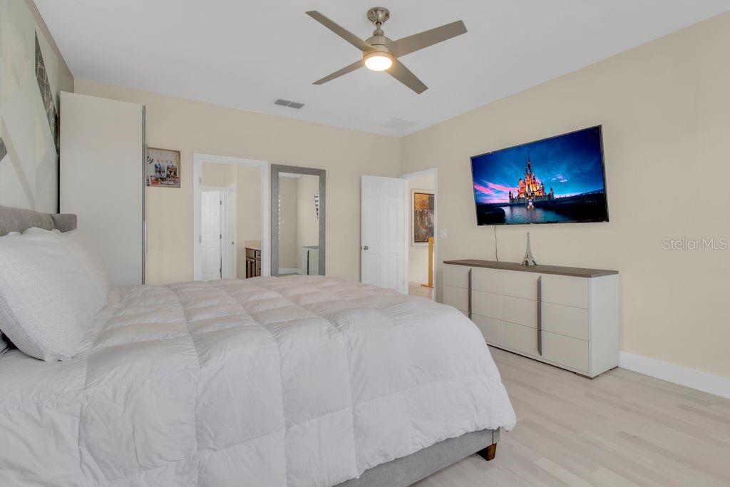 Image 27 of 47 For 11959 Globe Street